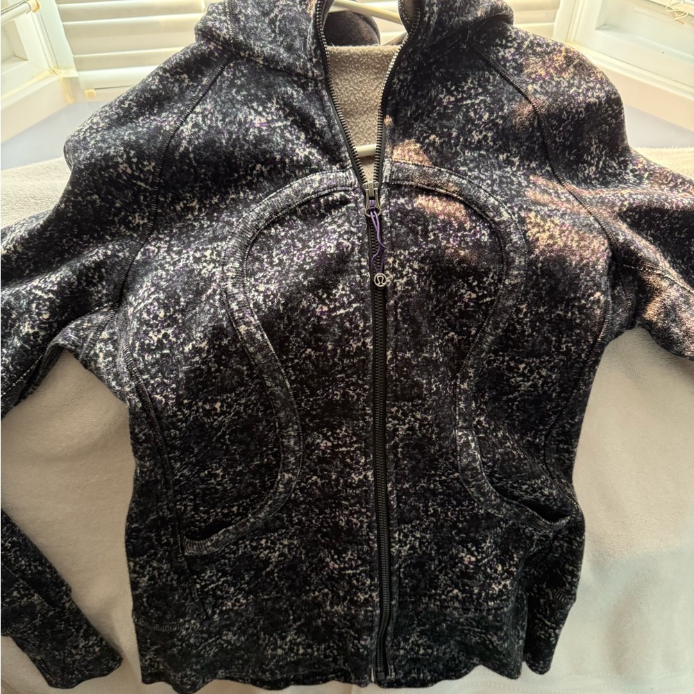 Women's Black and Gray Jacket